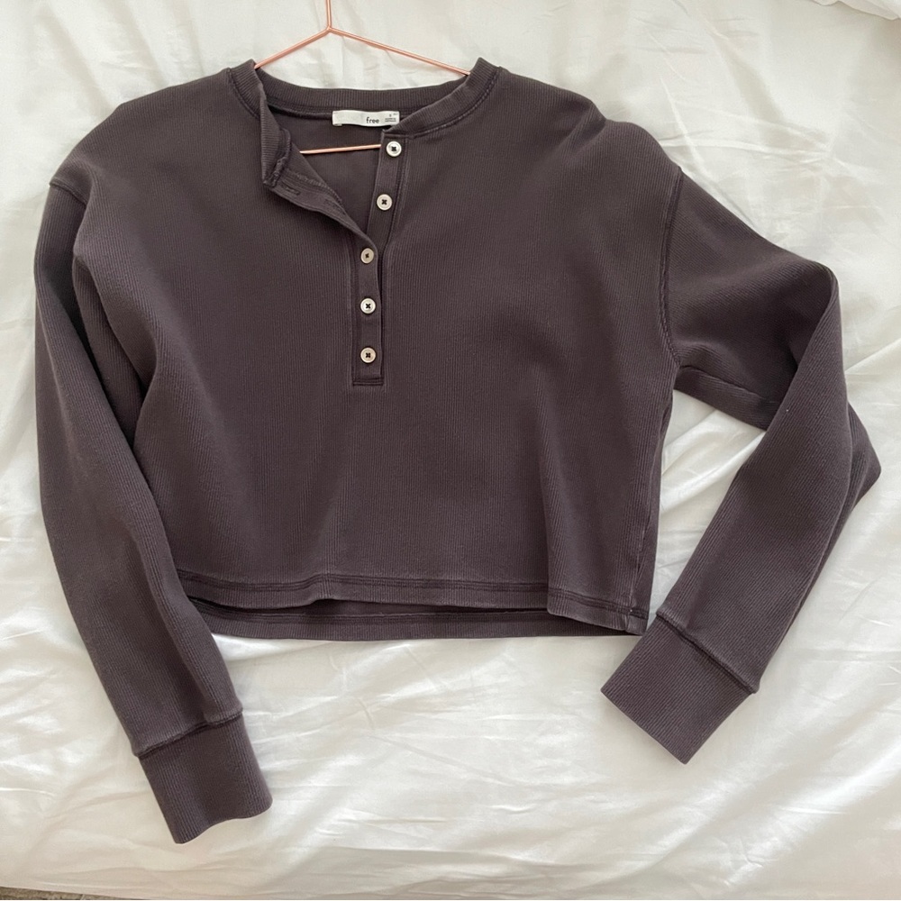 Aritzia Ribbed Long-Sleeve Crop Henley